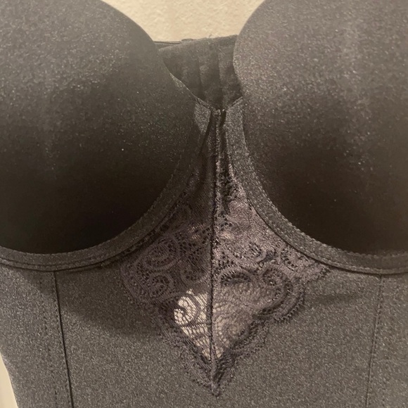 ❤️NEW!!!❤️Strm Line Shaping Cami. 36C. - Picture 4 of 16